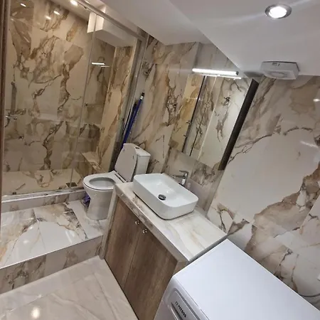 Dimosthenis Skg Apartment